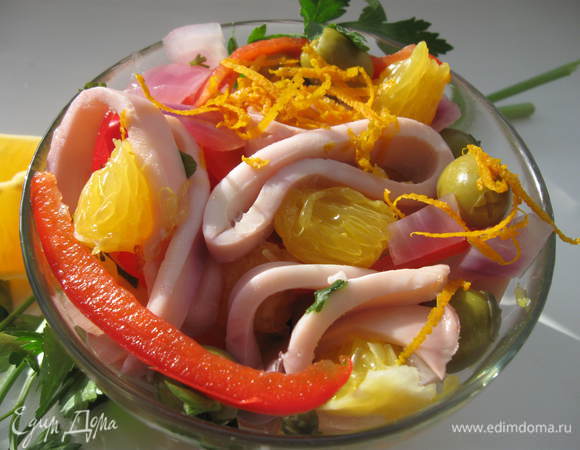 Сервировать салат, добавив оливковое масло. Украсить цедрой апельсина, листиками петрушки.
Приятного аппетита!

