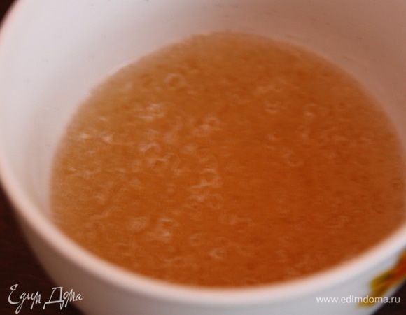 Он хорошенько у нас набухает,вода должна вся впитаться.