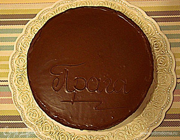 В украшениях этот торт не нуждается, ну а дальше - на ваше усмотрение ))) Приятного аппетита!