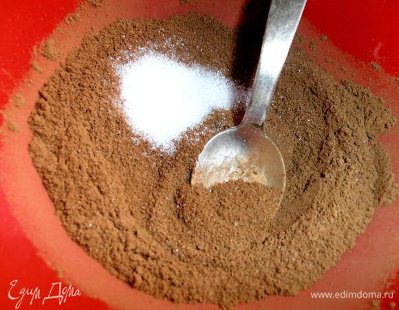 Начинки много не бывает! Это знает каждый! Никогда не понимала, как иногда пишут: "добавить немного корицы"... У меня, наоборот: добавляем много корицы!Смешиваем с сахаром пополам...Даже если останется - не беда! Я, например, в кофе истрачу точно!