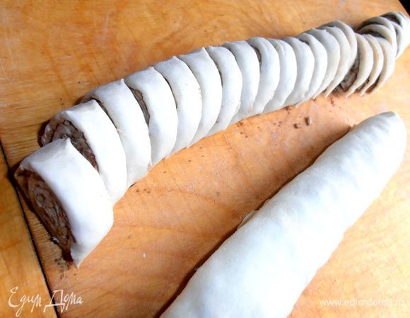 Начинаем безжалостно кромсать... ой! нарезать на кусочки по сантиметру шириной.