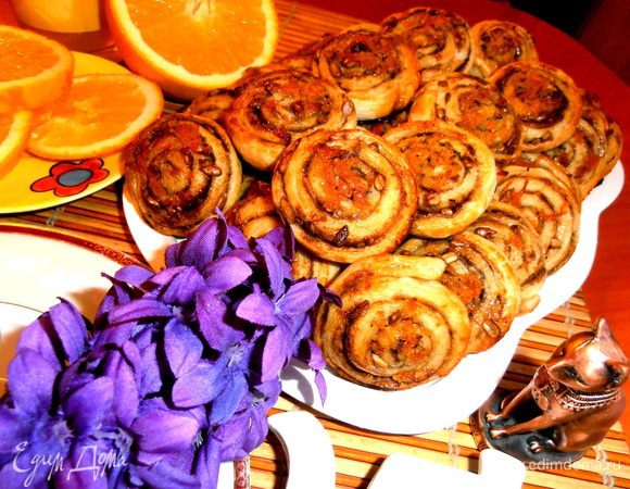 Получается целая горка слоистого удовольствия!Фото делала уже вечером,забраковала...