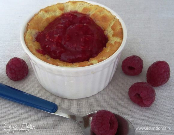 Подать суфле с соусом.Приятного аппетита:)