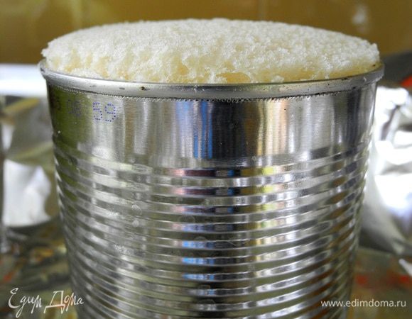 Накрыть сверху последним кругом хлеба. 