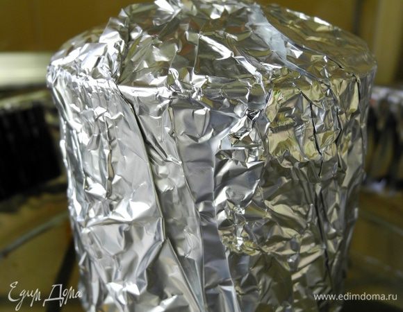 Накрыть фольгой. Запечь в духовке в течение 10 мин при t 180С.
