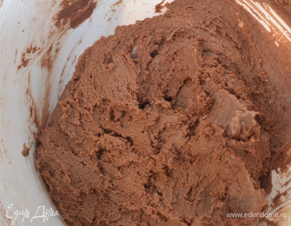 Тесто будет густым и пастообразным.