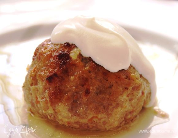 Ленивые голубцы, запеченные в кисло-сладком соусе готовы! Соус хорошо пропитывает их и придает сладковатый вкус. Очень вкусно со сметаной...сейчас пишу и слюньки появляются от воспоминаний))) Приятного аппетита Вам!