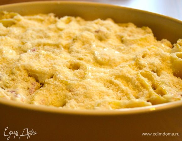 Посыпаем все оставшимся сыром... И ставим в заранее разогретую до 180 С духовку на 30 мин. По истечении этого времени, включите (если имеется) функцию "гриль" и дайте пасте подрумяниться еще 5 минут. 