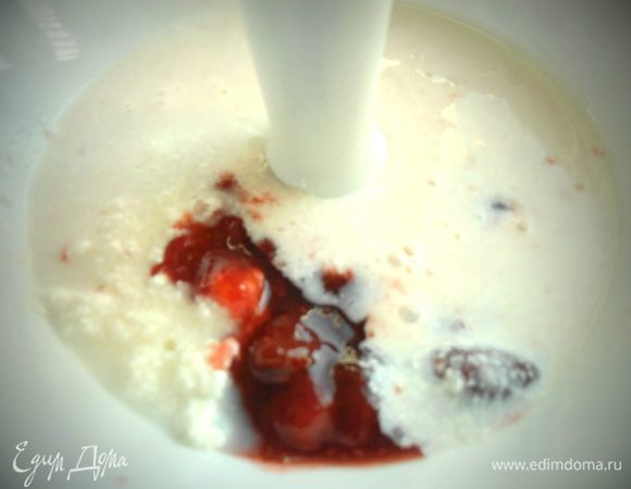 Взбиваем массу блендером!