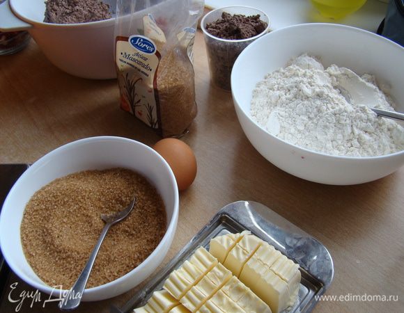 Корж шоколадного печенья. Разогреть духовку до 175"С