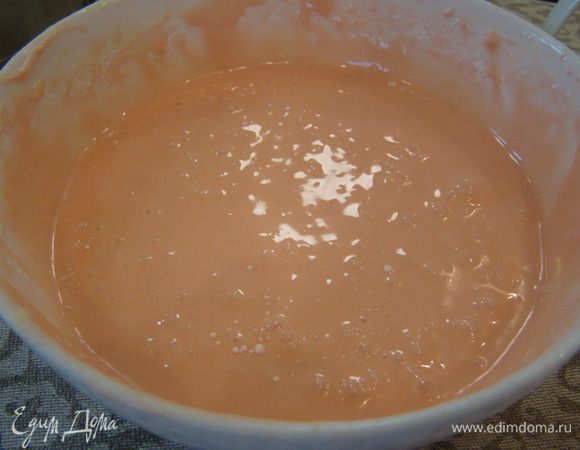 Добавляем пудру - растираем до гладкого состояния