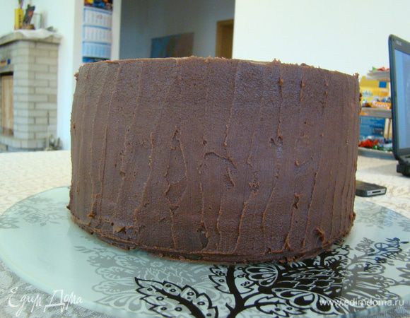 Вы же оставили глазурь?? Обмазываем бока. __TIP: вообще-то получилась хорошая шоколадная помада ;) так что в последствии я ее буду использовать и по такому назначению