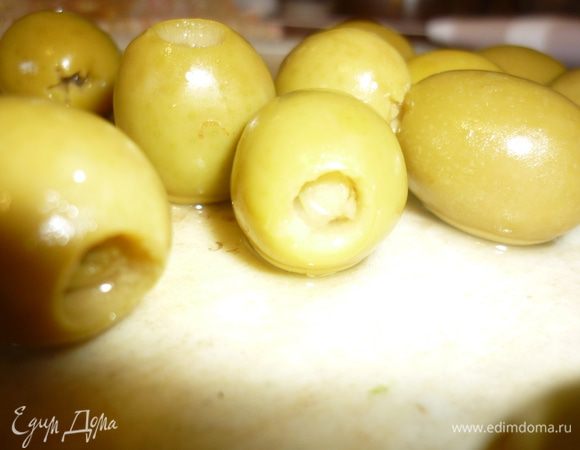 оливки нарезать кружочками