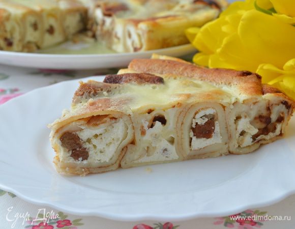 Выпекаем 30-35 минут при 190 гр. Готовую улитку надо остудить и тогда уже доставать из формы! Очень вкусно со сметаной) Поздравляю всех с наступающей Масленицей!!!