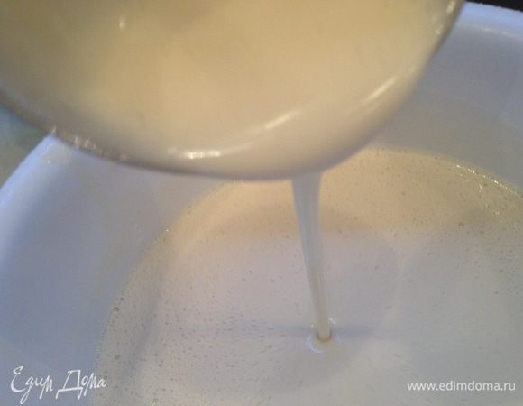 Все это хорошо смешать в течение нескольких минут. Дать тесту постоять минут 20.