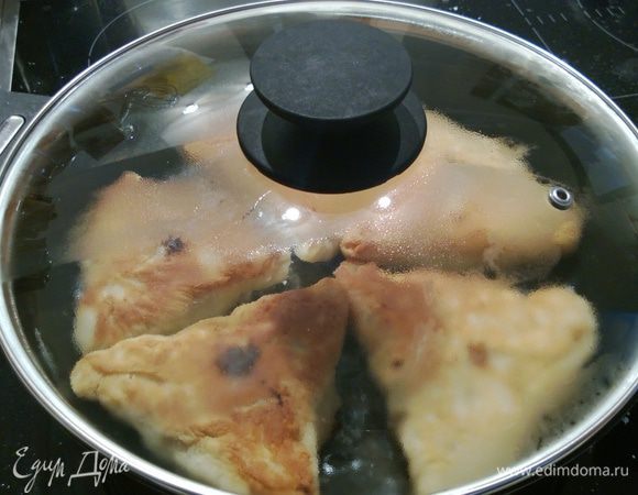 Обязательно накрываем крышкой.