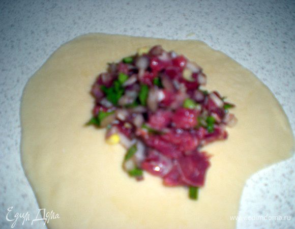 В серединку положим начинку.