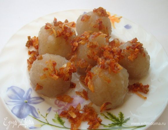 Вкусно с обжаренным луком с беконом, грудинкой или салом.