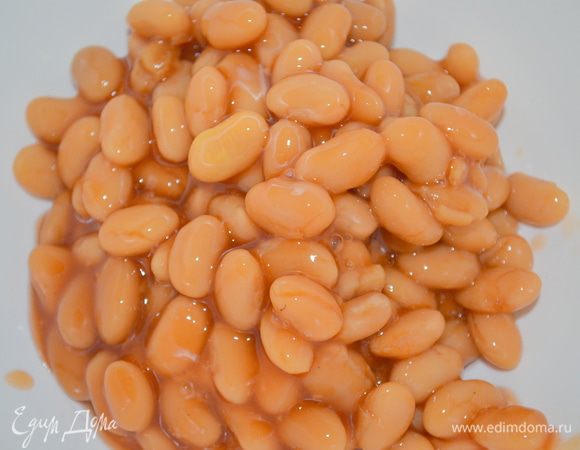 фасоль откинуть на сито и дать жидкости стечь!