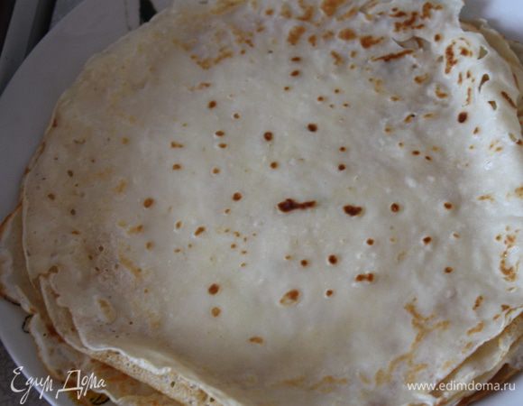 Нам нужны готовые блинчики. Вы можете испечь их заранее.