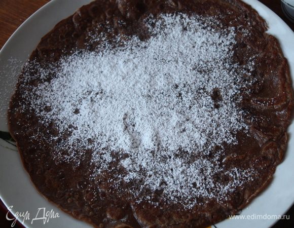 Выкладываем на тарелку стопочкой, слегка посыпаем каждый блинчик сахарной пудрой....ммм...блаженство!!!!! 