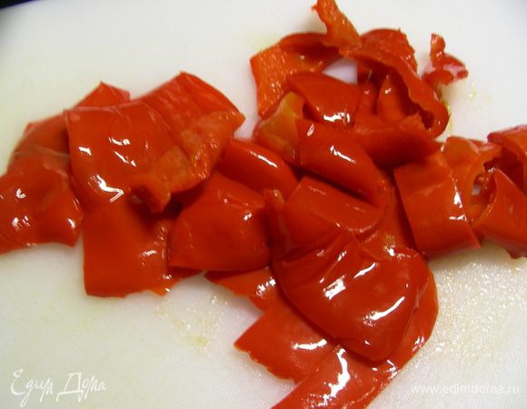 Перец режем крупно.
