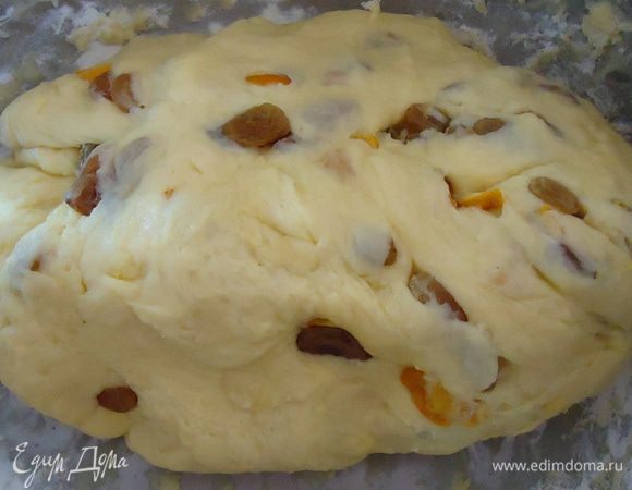 Хорошенько вминаем начинку в тесто, чтобы все наши ароматы равномерно распределились))