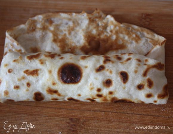  Для удобства заворачиваем боковинки, 
чтобы рулетики не разваливались.