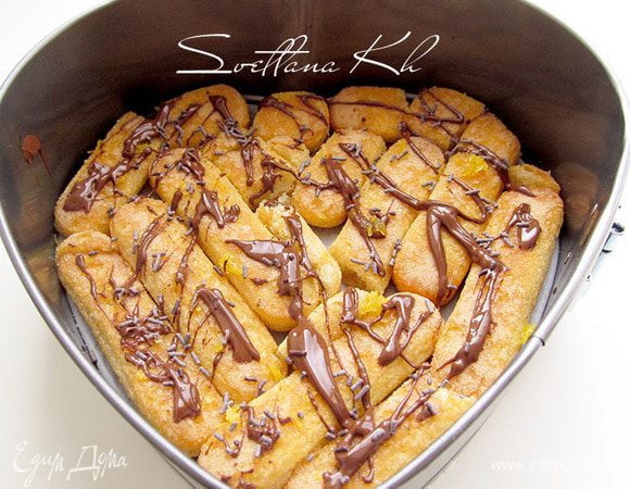 Сверху хаотично полить шоколадом.... Десерты без него мне скучны))