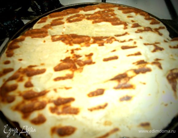 Обжариваем с двух сторон каждый блинчик.Тесто перед каждым перемешиваем,чтобы было однородным!