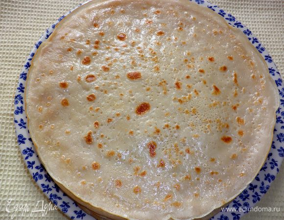 <font style="vertical-align: inherit;"><font style="vertical-align: inherit;">Получается 11–12 шт. </font><font style="vertical-align: inherit;">румяных блинчиков.</font></font>