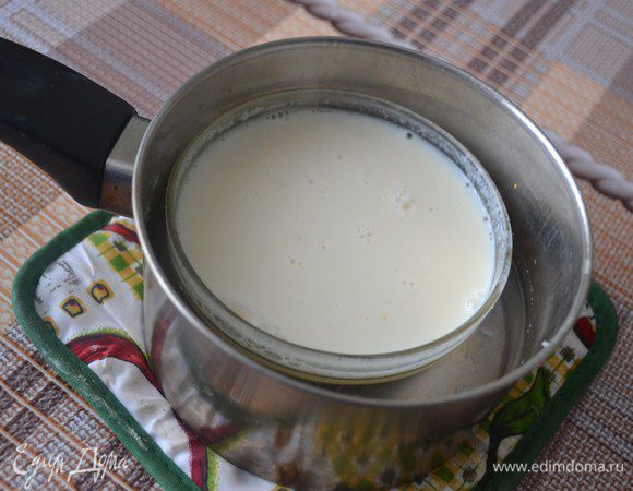 На водяной бане растопить желатин. Я это делала таким вот образом.