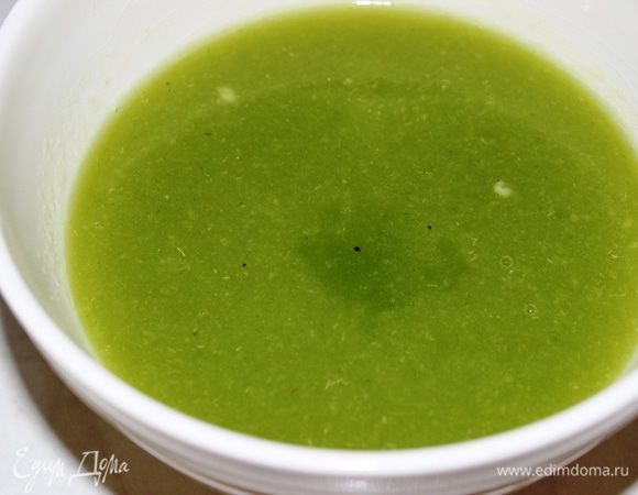 Протереть через мелкое сито, чтобы избавиться от зернышек (у меня вышло 350 гр. массы)