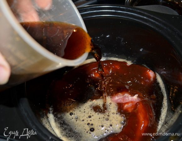 Затем корневое пиво. Закроем крышкой, ставим программу  LOW на 7 часов.