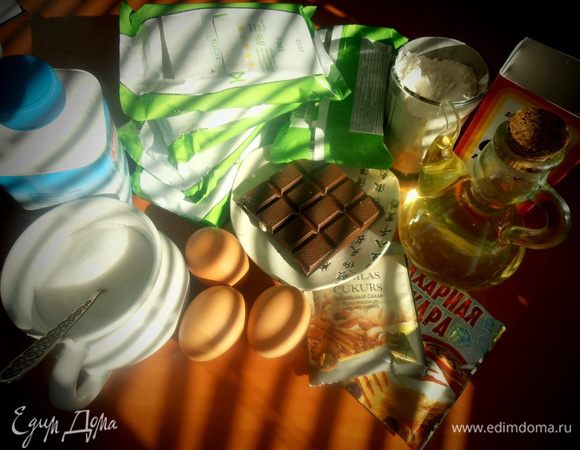 500 мл молока
1 ст.л. сахара
1 ч.л. ванил.сахара
2 ст.л. растит.масла
80 г шоколада
150 г муки
2 яйца
0,5 ч.л. соды
треть ч.л. соли морской
1-2 ч.л. рома
крем:
1200 г Рикотты
130-150 г сах. пудры
120 г сметаны или сливок
гранат
кокос