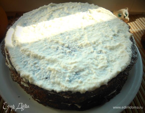 Снова крем намазываем...Это довольно быстро получается!