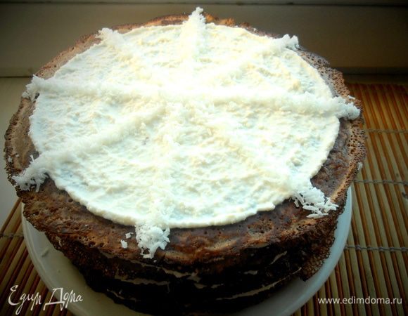 Но можно и украсить!Кружок творожного крема и полосочки из кокосовой стружки...