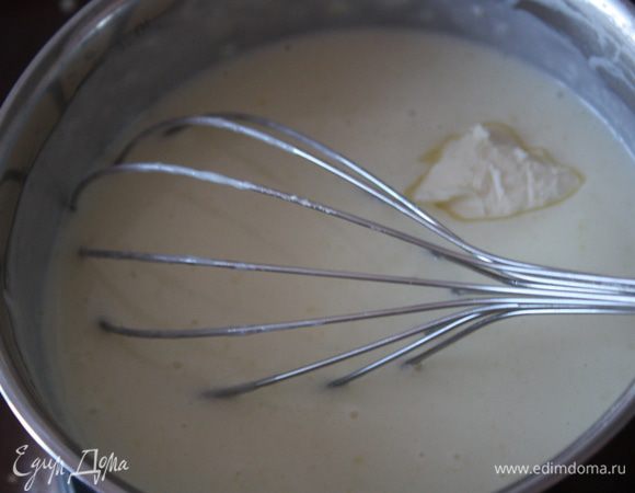Добавляем сливочное масло и оставляем охлаждаться.