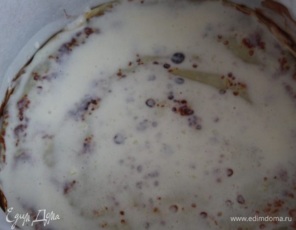 сверху накрываем нашими блинами с бананом,ставим ненадолго в холодильник,чтобы мусс схватился (примерно на 20 минут)