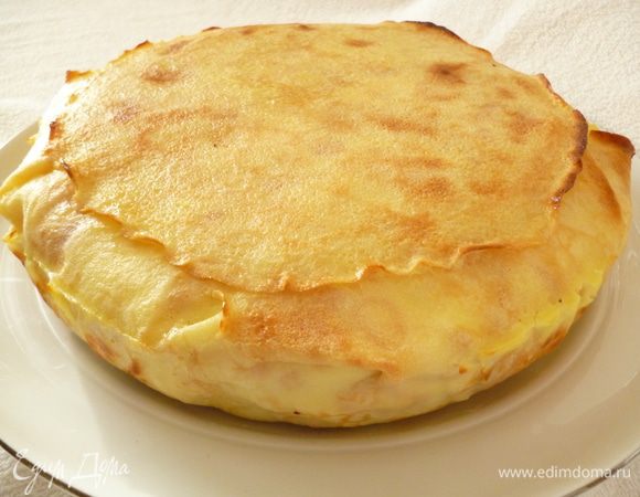 Запекаем в духовке при 170  градусах 35-40 минут, до румяной корочки. Готовый пирог достаем из духовки,даем ему немного остыть и украшаем по своему усмотрению. Я посыпала сахарной пудрой и украсила кольцами ананаса. Приятного вам чаепития!