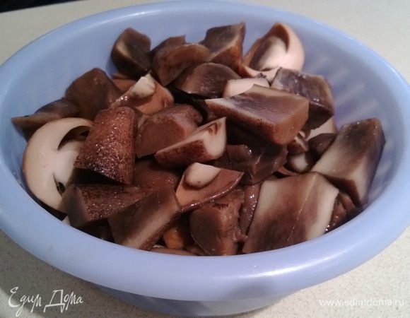 Но нарезать их для дальнейшей жарки необходимо...