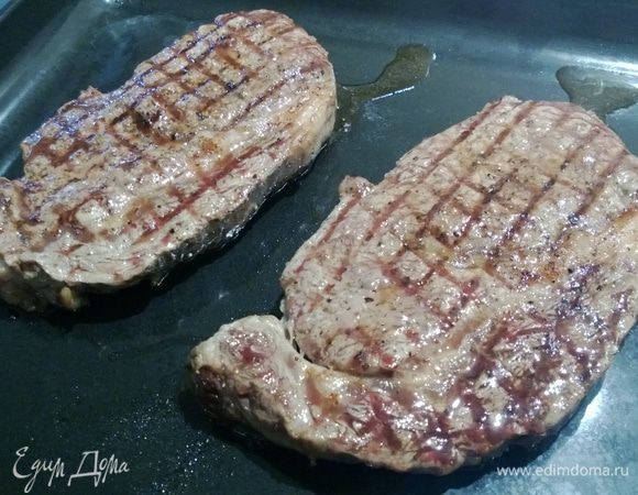 Через 10 минут извлекаем его из духовки.