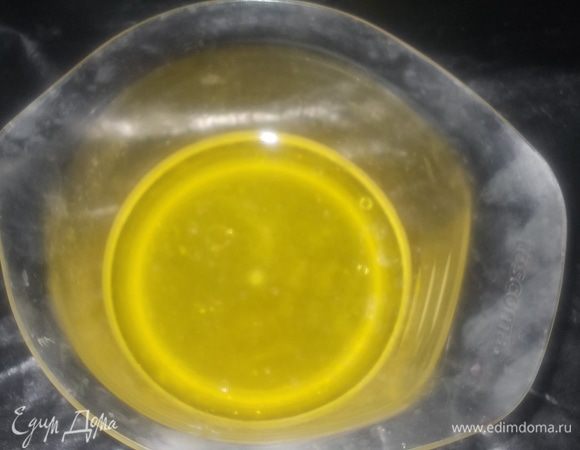 Перемешать и добавить сок лимона,смешанный с оливковым маслом,