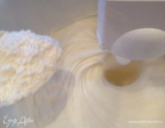 Засыпаем сахарную пудру