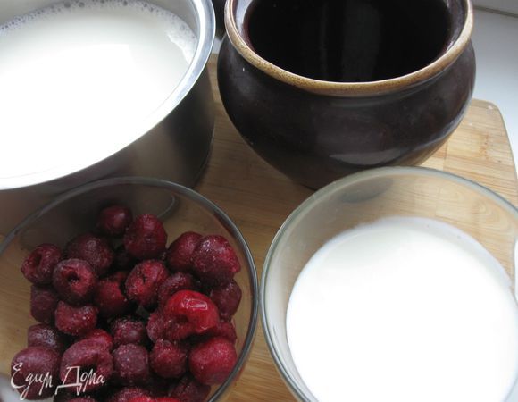 Остудить до 35-25 градусов.  Смешать с закваской.
