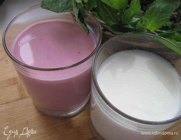 Готовый  катык разливаем в стеклянные банки. Храним в холодильнике 2-3 дня.

