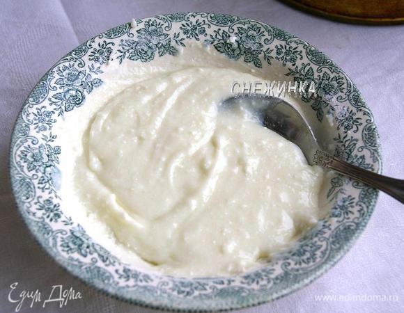 Приготовим суфле. Творог пробиваем блендером с сахарной пудрой.