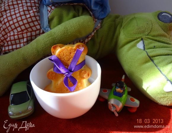 Мишек для сынули я сиропом не пропитывала, только ленточкой обвязала)