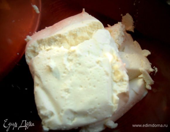 Творог лучше брать пастообразный,но сейчас с помощью техники можно перетереть за минуту крупинчатый...