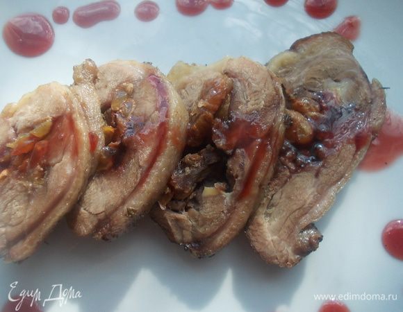 Ножки достать из духовки, немного остудить и порезать на порции.